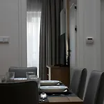 Ermine Apartahotel 4*