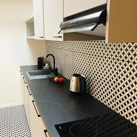 Lägenhetshotell Ermine 4*