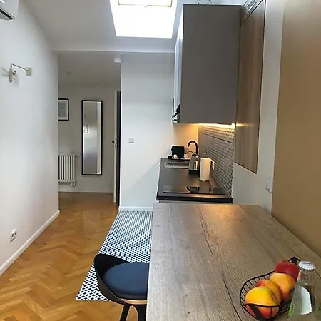 Ermine Aparthotel 4*