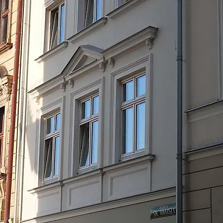 Ermine Aparthotel 4*