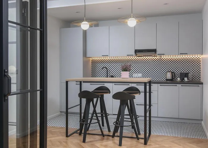 Ermine Aparthotel 4*